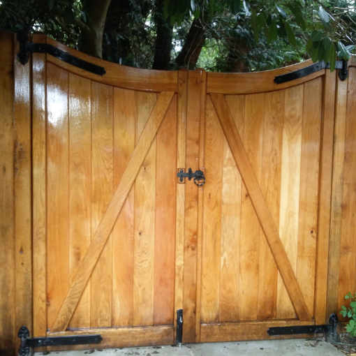 Curved Top Entrance Gate